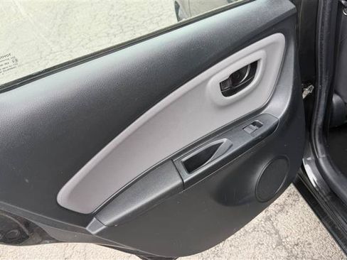 Used 2017 Toyota Yaris L w/ Carpet Mat Package FWD image 19