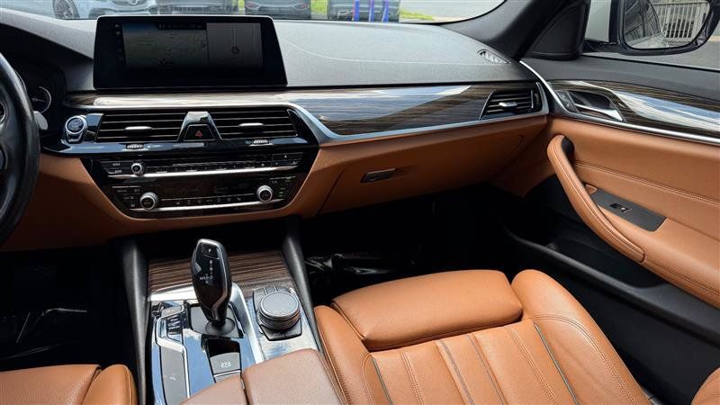 Used 2018 BMW 530i xDrive AWD/4WD image 19
