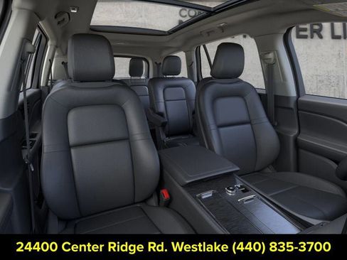 New 2026 Lincoln Aviator AWD image 10