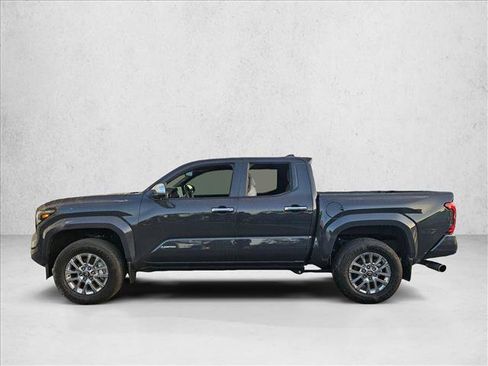 Used 2025 Toyota Tacoma Limited AWD/4WD image 4