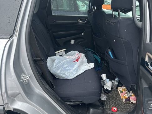 Used 2016 Jeep Grand Cherokee Laredo 75th Anniversary image 13