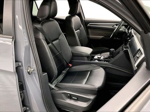 Used 2023 Volkswagen Atlas Cross Sport SEL R-Line AWD/4WD image 8