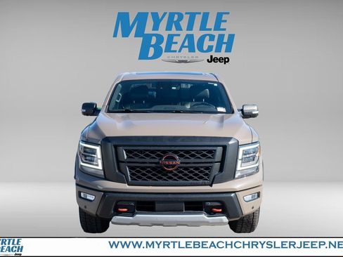 Used 2023 Nissan Titan PRO-4X w/ Pro-4x Convenience Package image 9