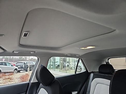 New 2026 Hyundai Venue SEL FWD image 27