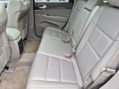 Used 2011 Jeep Grand Cherokee Laredo AWD/4WD image 20