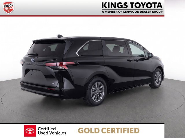 Certified 2025 Toyota Sienna LE FWD image 4