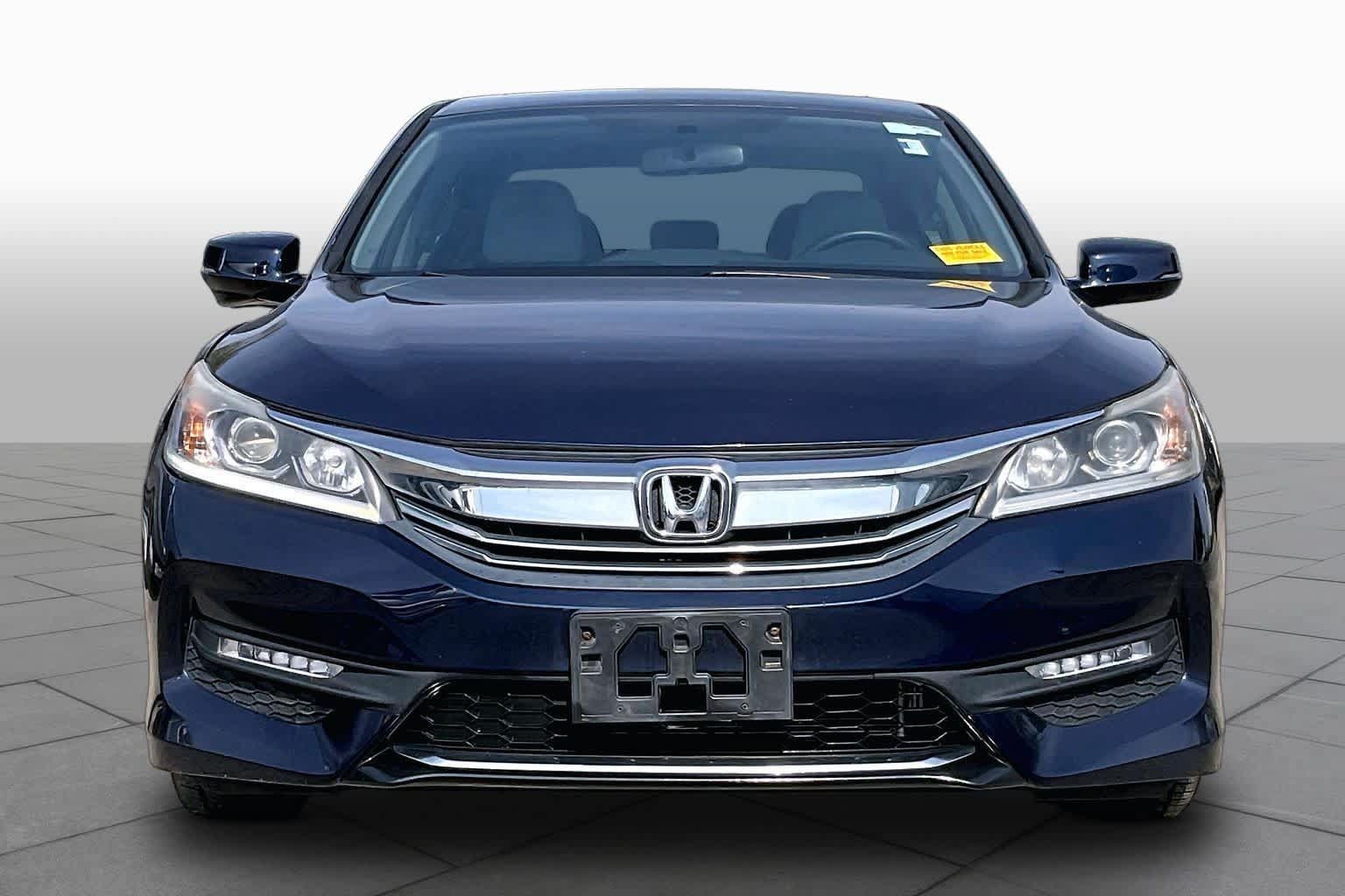 Used 2017 Honda Accord EX image 4