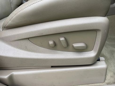 Used 2016 Chevrolet Suburban LT image 25