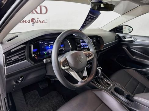 Used 2023 Volkswagen Jetta SE FWD image 11