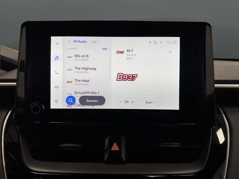 Used 2024 Toyota Corolla Cross SE image 16