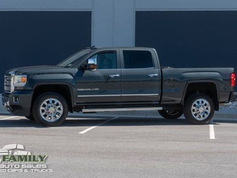 Used 2019 GMC Sierra 2500 Denali AWD/4WD image 3