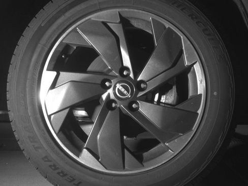 Used 2025 Nissan Rogue SV image 13