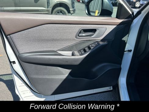 Used 2023 Nissan Rogue S AWD/4WD image 13