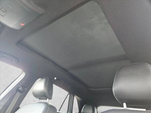 Used 2021 Volkswagen Atlas Cross Sport SE FWD image 20