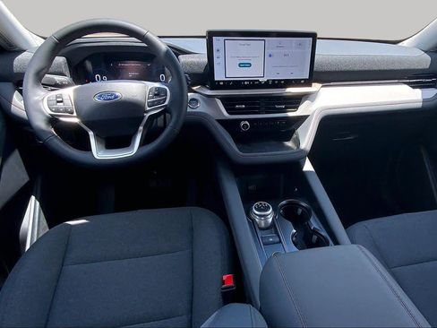 New 2026 Ford Explorer Active RWD image 5