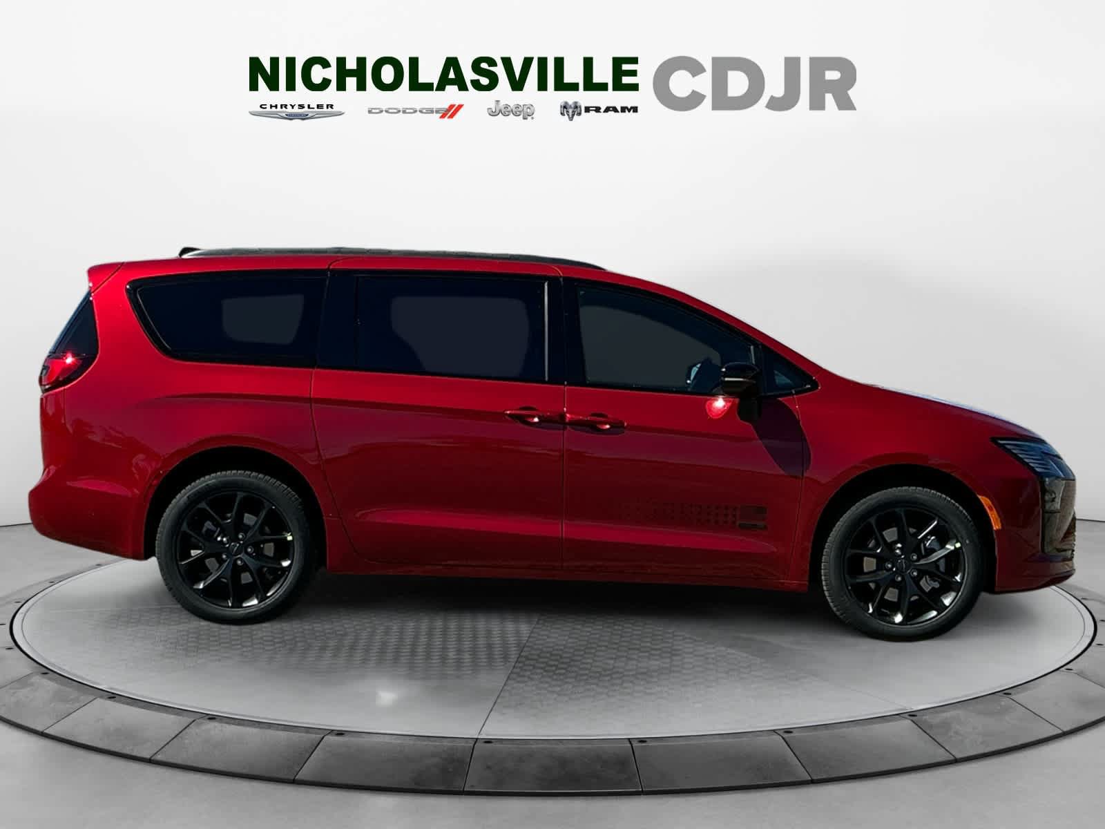 New 2027 Chrysler Pacifica Select AWD/4WD image 6