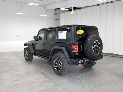 Used 2024 Jeep Wrangler Unlimited Rubicon image 7