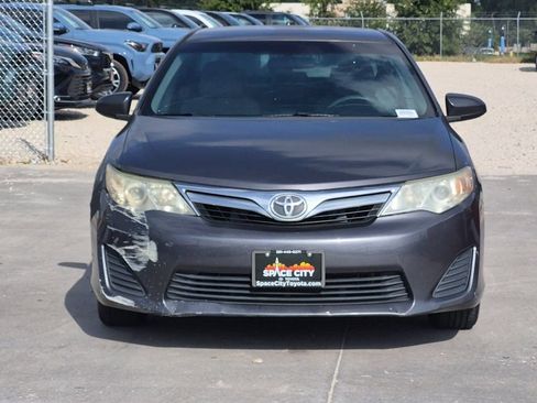 Used 2014 Toyota Camry LE FWD image 9