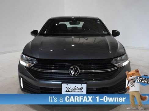 Used 2024 Volkswagen Jetta Sport FWD image 3
