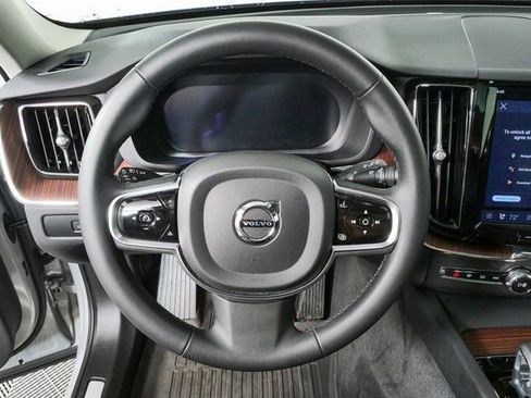 Used 2024 Volvo XC60 B5 Plus w/ Climate Package AWD/4WD image 9