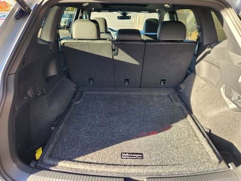 Certified 2024 Volkswagen Tiguan SE R-Line w/ MDO Package, Two-Row image 19