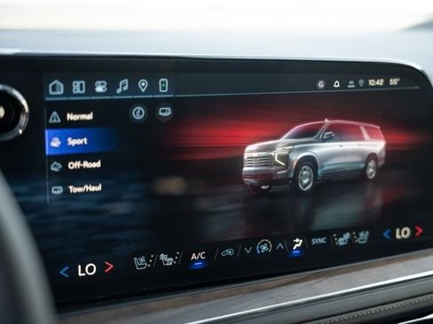 New 2026 Chevrolet Suburban High Country image 33