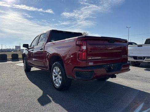 Used 2022 Chevrolet Silverado 1500 Custom image 3