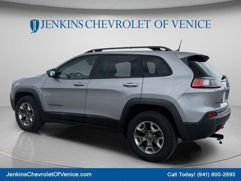 Used 2019 Jeep Cherokee Trailhawk w/ Cold Weather Group AWD/4WD image 8