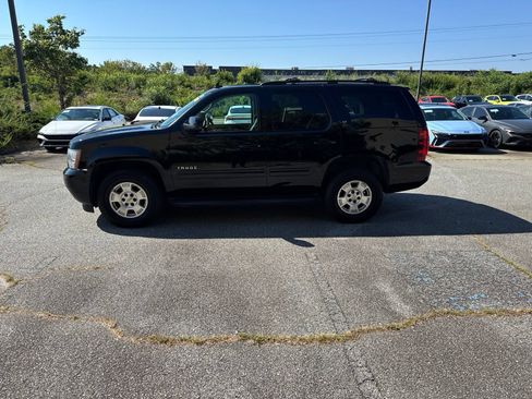 Used 2014 Chevrolet Tahoe LT RWD image 2
