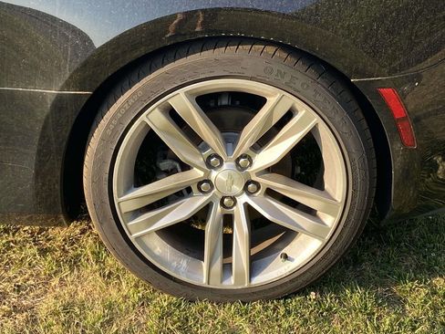 Used 2017 Chevrolet Camaro LT RWD image 9