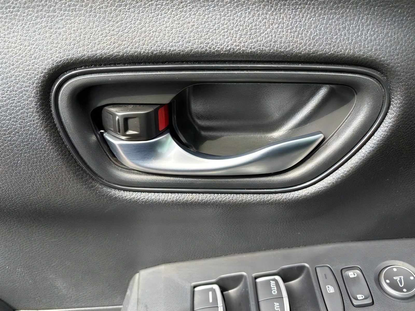 Used 2025 Honda HR-V EX-L image 17