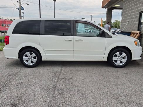 Used 2013 Dodge Grand Caravan SE FWD image 2