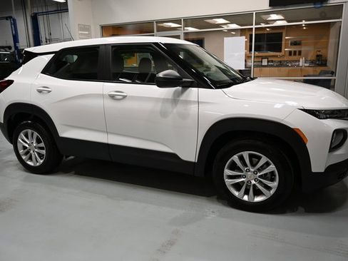 Used 2023 Chevrolet TrailBlazer LS image 4