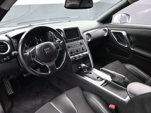 Used 2011 Nissan GT-R Premium AWD/4WD image 21