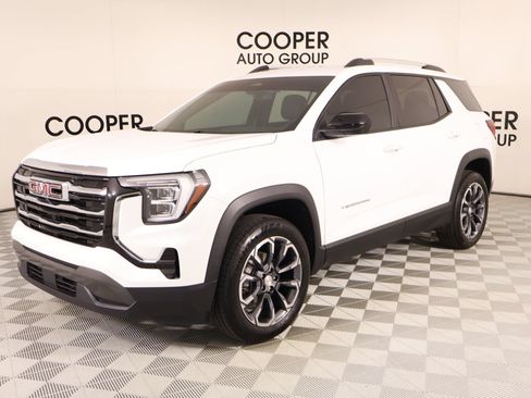 Used 2025 GMC Terrain Elevation w/ Elevation Premium Package AWD/4WD image 11