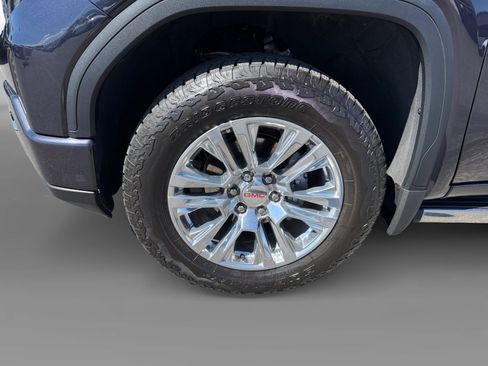 Used 2025 GMC Sierra 1500 Denali w/ Technology Package AWD/4WD image 9