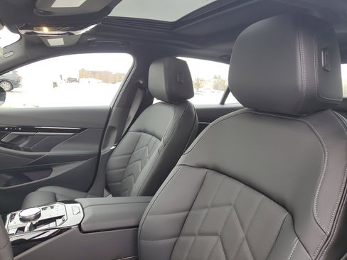 New 2026 BMW 530i xDrive 530i xDrive w/ M Sport Package image 7