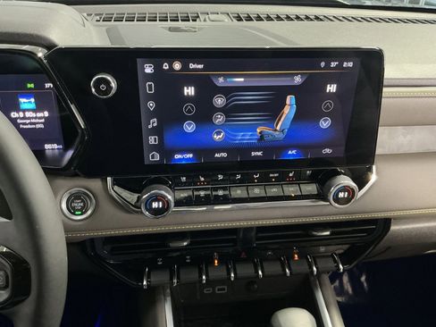 Used 2023 Chevrolet Colorado ZR2 w/ Desert Boss Special Edition image 29