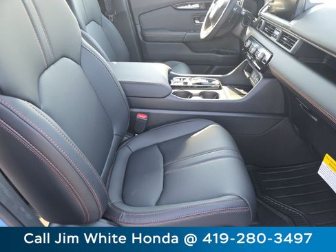 New 2025 Honda Pilot TrailSport image 20