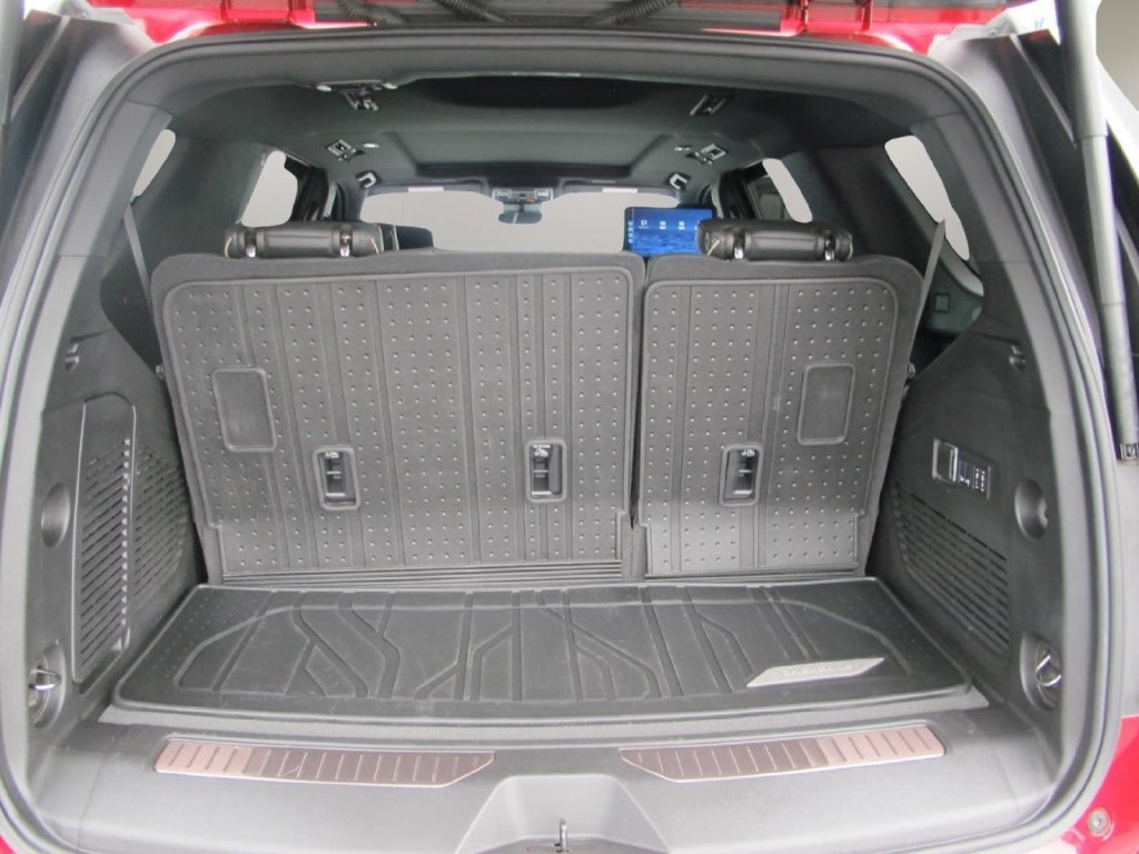 Certified 2025 Chevrolet Tahoe Premier RWD image 24