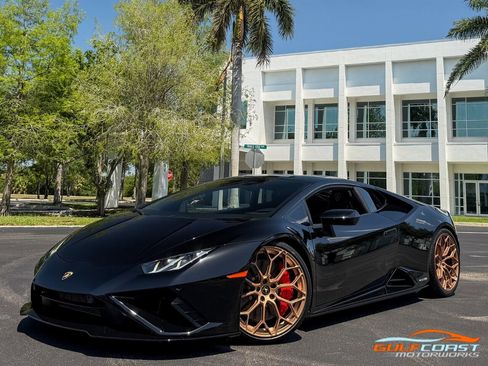 Used 2022 Lamborghini Huracan EVO RWD image 8