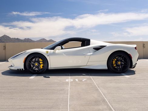 Used 2023 Ferrari F8 Tributo RWD image 15