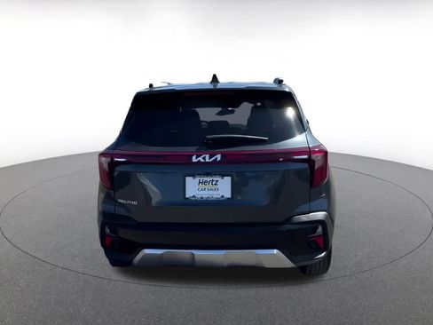 Used 2025 Kia Seltos S image 12