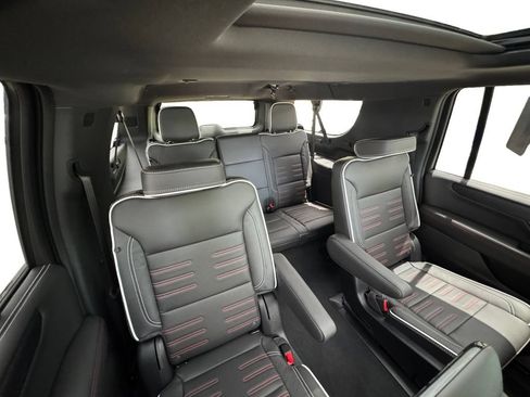 Used 2025 GMC Yukon XL AT4 Ultimate AWD/4WD image 17