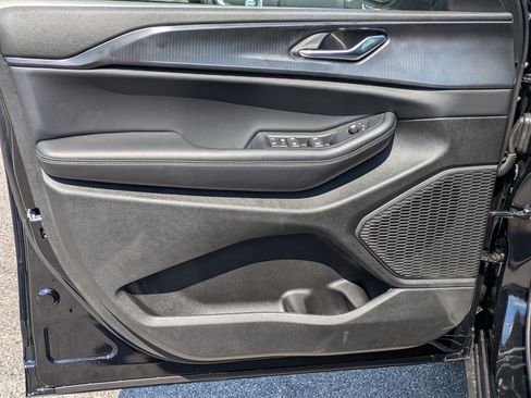 New 2025 Jeep Grand Cherokee Laredo X w/ Trailer Tow Package image 19