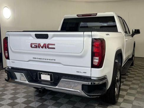 New 2026 GMC Sierra 1500 SLE image 8