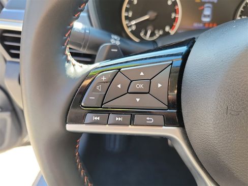 Used 2025 Nissan Altima 2.5 SR image 19