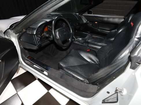 Used 1996 Chevrolet Corvette Coupe RWD image 3