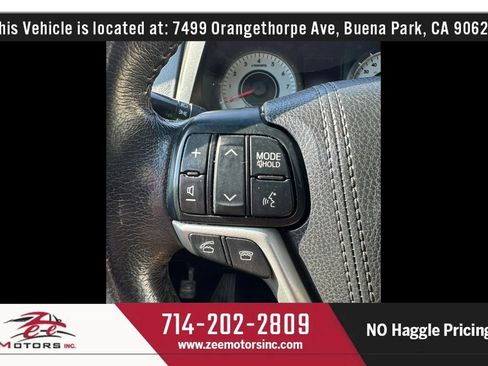 Used 2017 Toyota Sienna SE Premium w/ Cargo Management Package FWD image 28