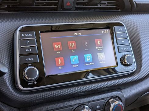 Used 2025 Nissan Kicks Play S image 20